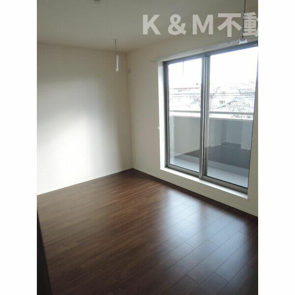 Ｐｌｕｓｌｉｎ　Ｇａｒｄｅｎ（プラスリンガーデン）の居間・リビング|ゆったりとした居間です