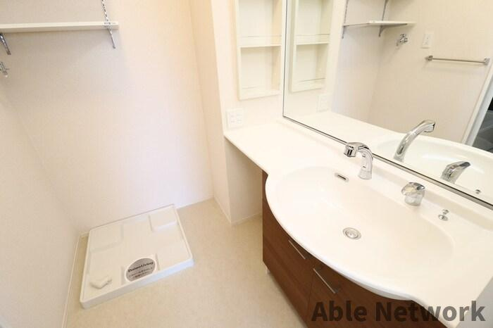 ウィステリアの洗面所|洗髪洗面化粧台