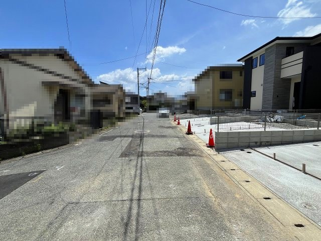 【その他】 | 福岡市西区野方2丁目4期　3号棟（全3棟）【仲介手数料無料・0円】 | 現地写真。前面道路です。