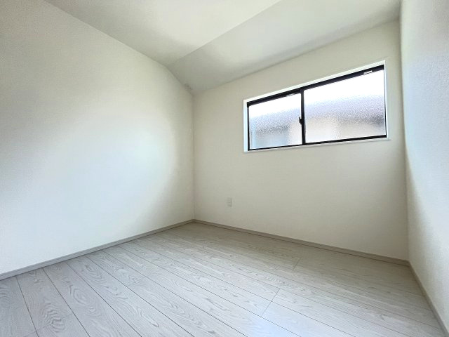 【子供部屋】 | 福岡市西区野方2丁目4期　3号棟（全3棟）【仲介手数料無料・0円】 | 現地写真。