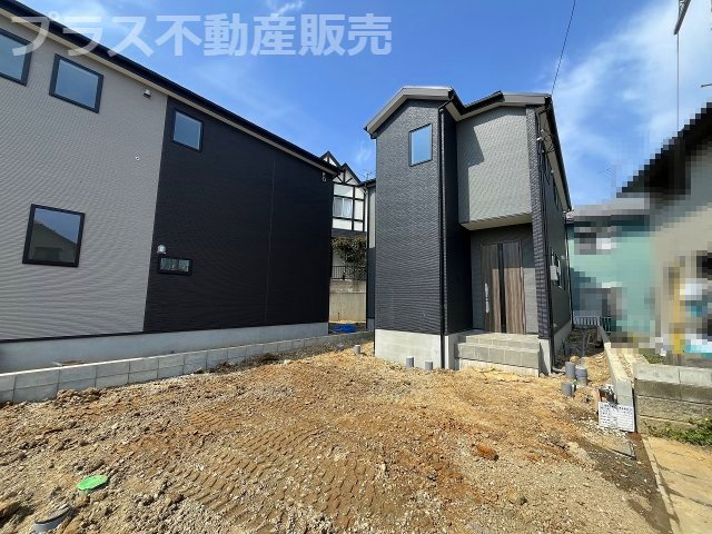 【外観】 | 福岡市西区野方2丁目4期　3号棟（全3棟）【仲介手数料無料・0円】 | 現地写真。プラス不動産販売なら、現場の全ての棟をまとめてご見学頂けます。