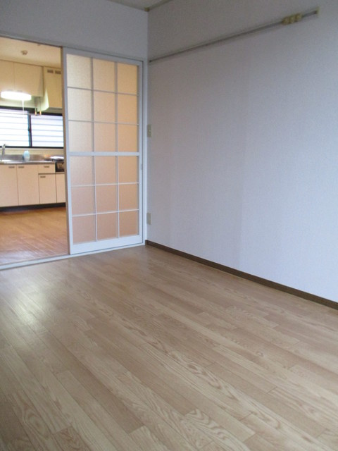 ドミールⅡの居間・リビング