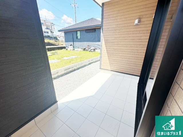 ●5(土)6(日)現地案内可能！　生駒郡斑鳩町龍田のバルコニー|日当たりのよいフリースペース！洗濯干しスペースとしても活用できます。お部屋が開放的に！