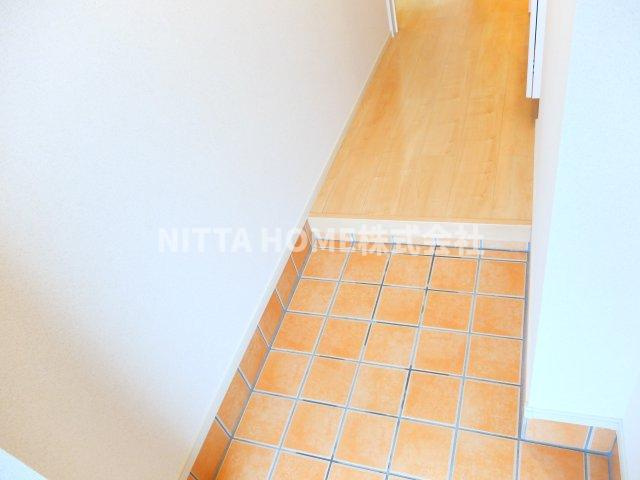 ツバメの玄関|広いスペースの玄関ホール〇