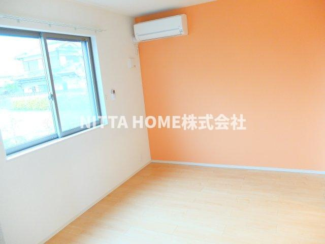 ツバメの内装|６帖の寝室です＊ウォークスルークローゼットが付いています◇