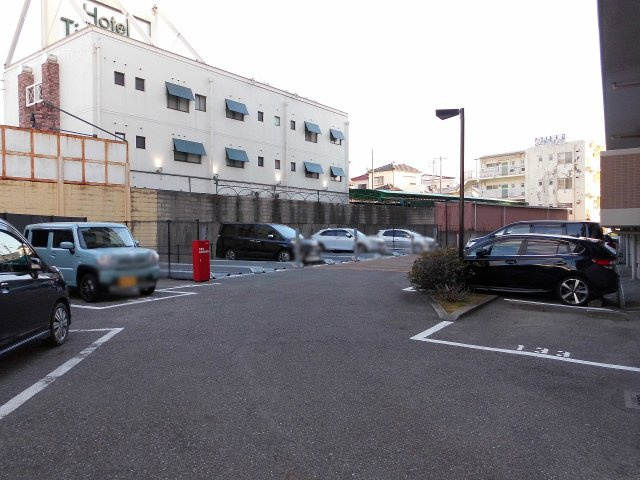 グランプレステージ西明石の駐車場
