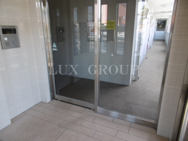 【エントランス】 | リリー・ヒルズ