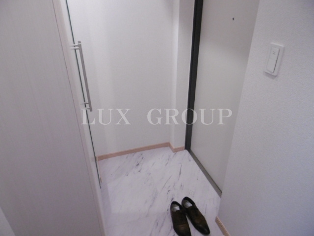 【玄関】 | リリー・ヒルズ