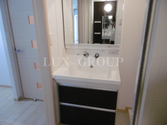 【独立洗面台】 | リリー・ヒルズ