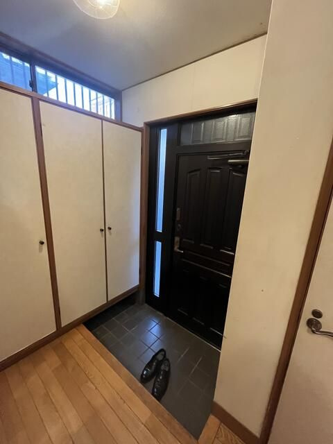 小平市小川町１丁目戸建の玄関