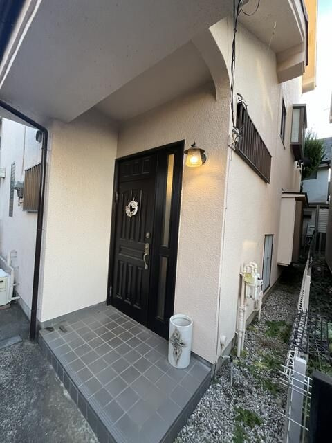 小平市小川町１丁目戸建のエントランス