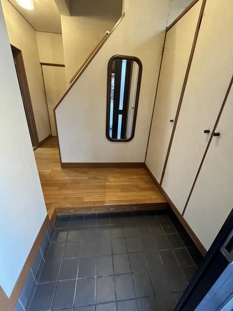 小平市小川町１丁目戸建の玄関