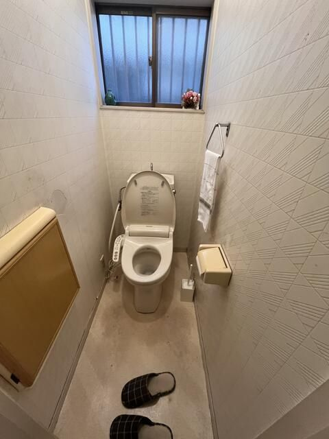 小平市小川町１丁目戸建のトイレ