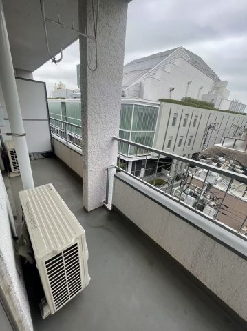 プリンスマンションのバルコニー