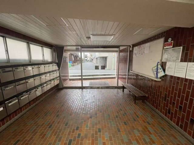 プリンスマンションのエントランス