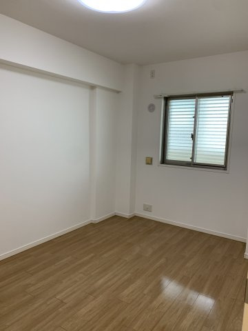 ワコーレヒルズ須磨潮見台の洋室|洋室6.5帖