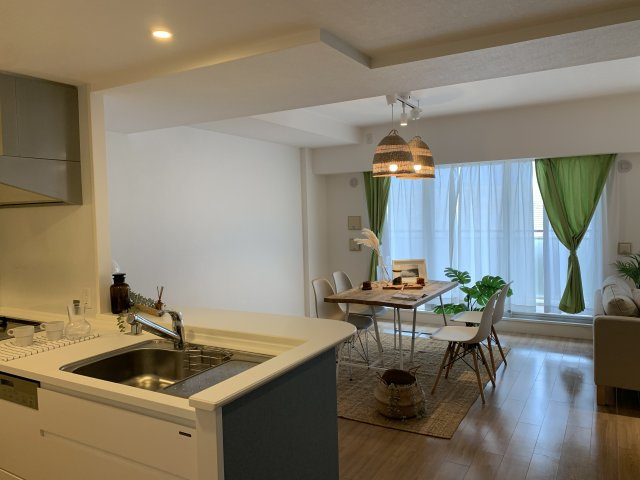 ワコーレヒルズ須磨潮見台の居間・リビング