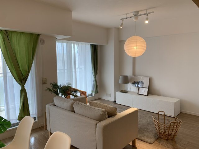 ワコーレヒルズ須磨潮見台の居間・リビング