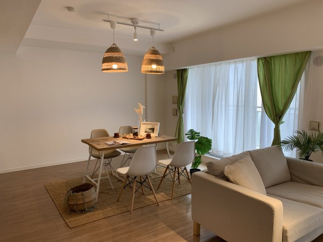 ワコーレヒルズ須磨潮見台の居間・リビング