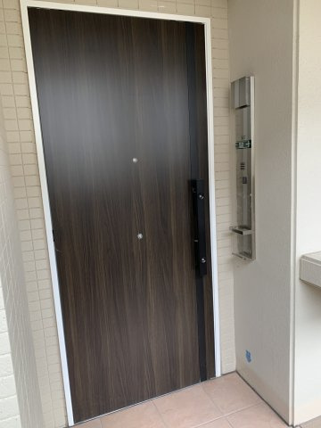 ワコーレヒルズ須磨潮見台の玄関