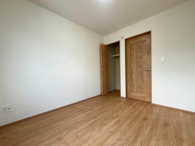 ハートフルタウン与那原町与那原　全4棟の洋室