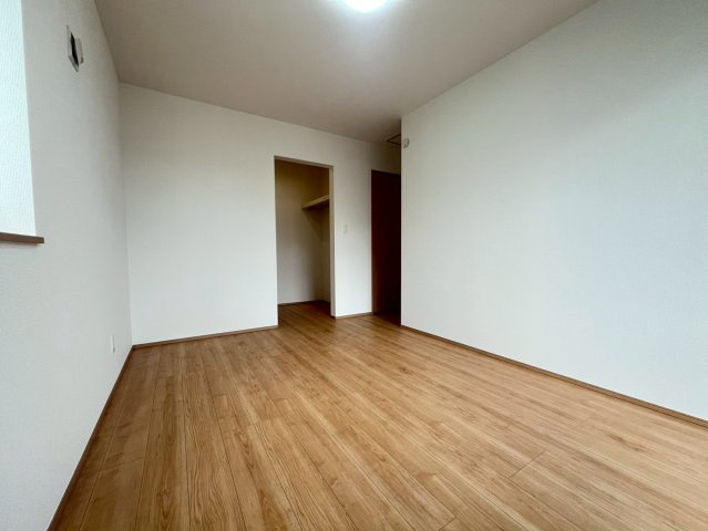 ハートフルタウン与那原町与那原　全4棟の洋室