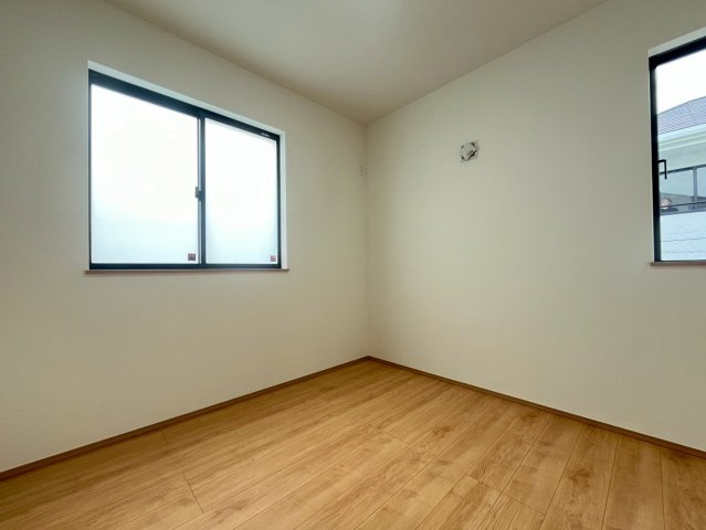 ハートフルタウン与那原町与那原　全4棟の洋室