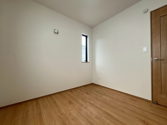 ハートフルタウン与那原町与那原　全4棟の洋室