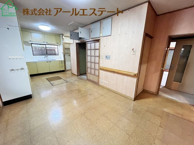 姫路市藤ケ台　　JR「播磨高岡駅」徒歩12分の居間・リビング