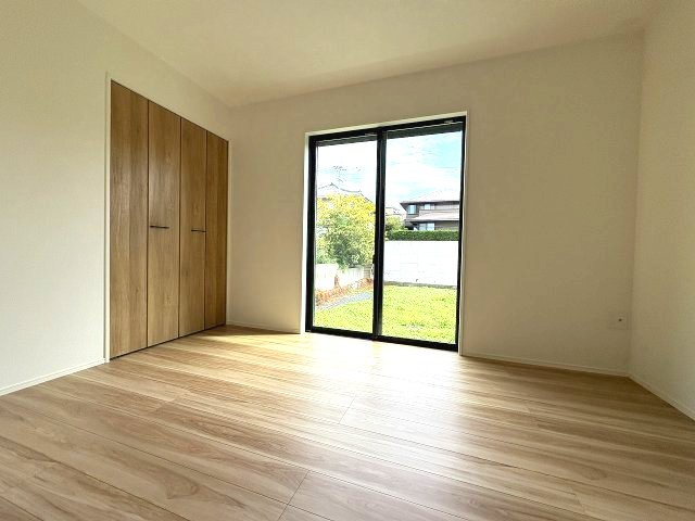 【洋室】 | 福岡市西区野方2丁目4期　1号棟（全3棟）【仲介手数料無料・0円】 | 施工例。施工例は完成時と異なる場合があります。