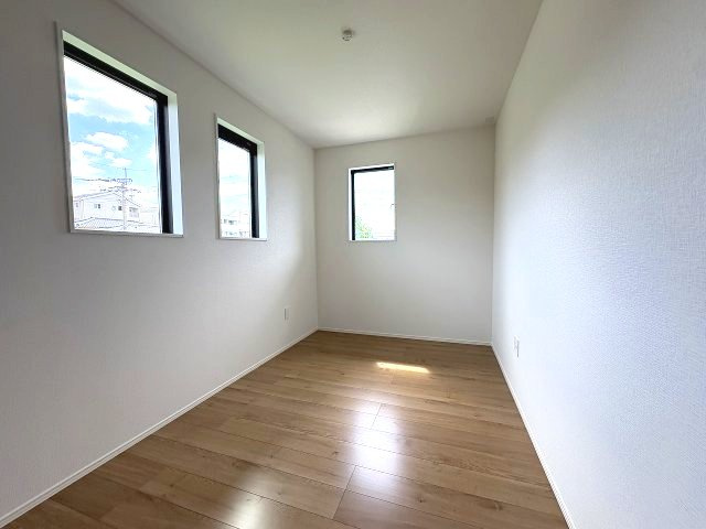 【子供部屋】 | 福岡市西区野方2丁目4期　1号棟（全3棟）【仲介手数料無料・0円】 | 施工例。施工例は完成時と異なる場合があります。