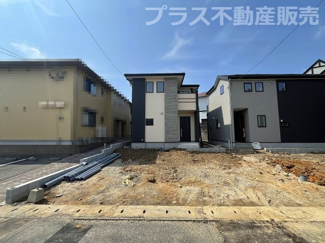 【外観】 | 福岡市西区野方2丁目4期　1号棟（全3棟）【仲介手数料無料・0円】 | 現地写真。プラス不動産販売なら、現場の全ての棟をまとめてご見学頂けます。