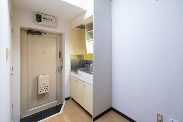 ネオハイシティ南大塚の玄関