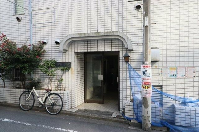 ネオハイシティ南大塚のエントランス