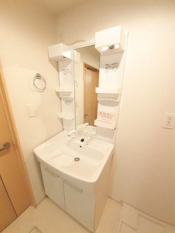 アールフォーレの洗面所|ゆったりとスペースのある洗面所