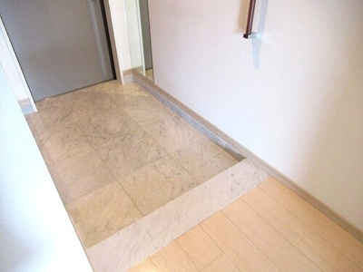 【玄関】 | ライオンズ赤坂セントマークス | 玄関収納※前回募集時の写真２０２１年１月撮影