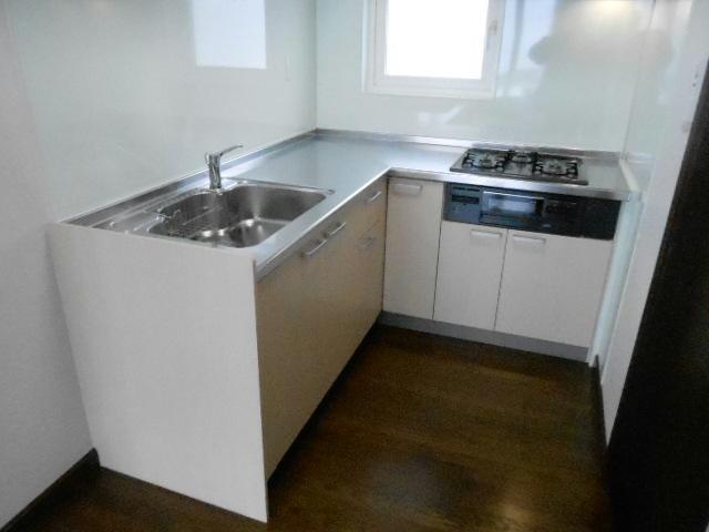 睦２－２－１６テラスハウスのキッチン