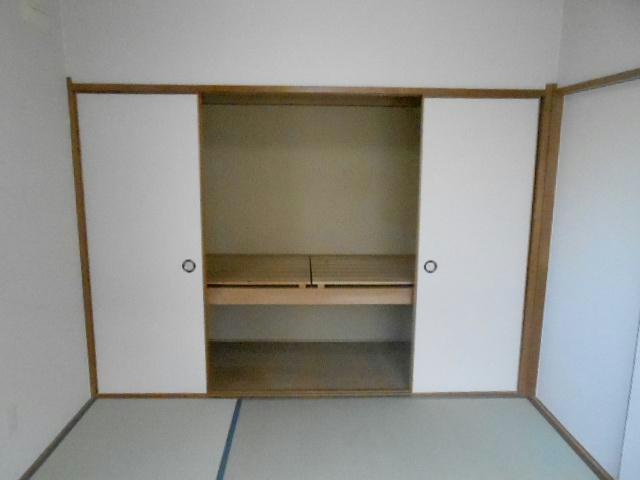 睦２－２－１６テラスハウスの収納