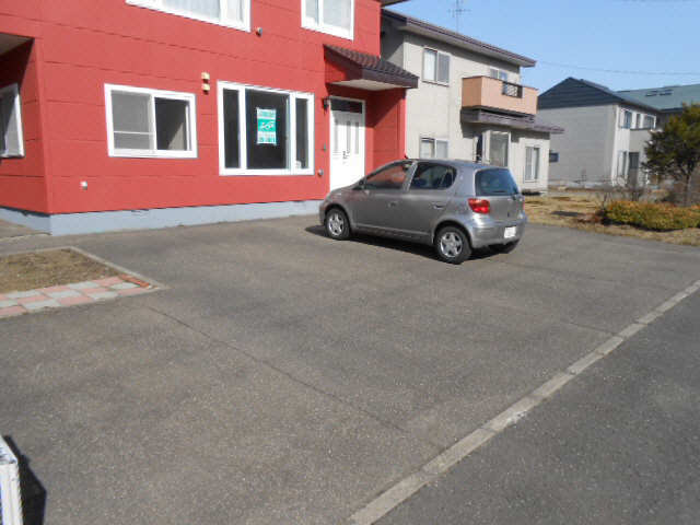 睦２－２－１６テラスハウスの駐車場