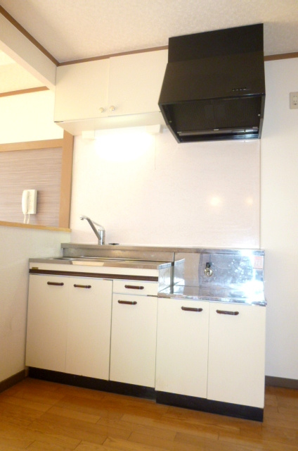 オーベルジュ錦のキッチン|コンパクトなキッチンで掃除もラクラク