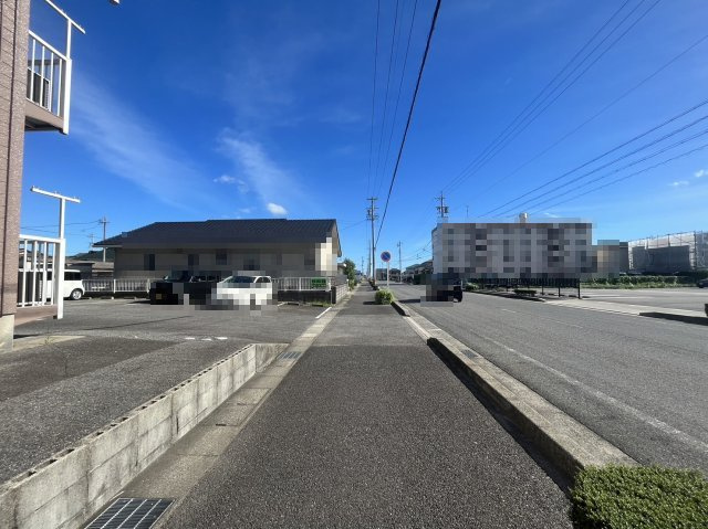 コーポヤマサの周辺|南側接面道路