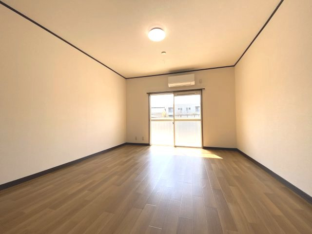 コーポヤマサの洋室|洋室９帖