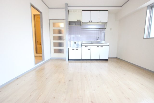 メゾン政喜Ⅲの居間・リビング|現状優先です。