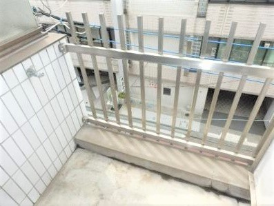 小平市小川東町１丁目の賃貸マンションのバルコニー