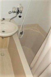 小平市小川東町１丁目の賃貸マンションの浴室