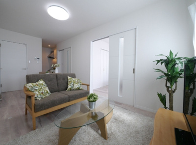 【居間・リビング】 | Starry春日 | 類似物件サンプル画像