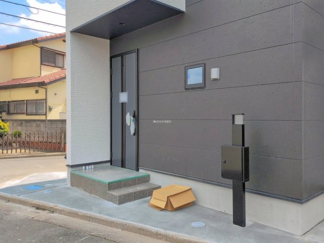 ふじみ野市苗間の新築一戸建の玄関
