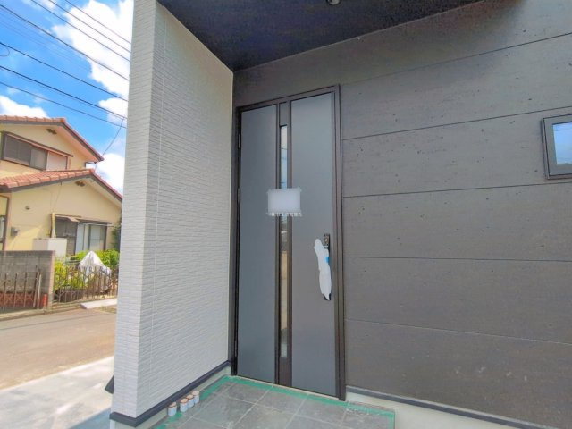 ふじみ野市苗間の新築一戸建の玄関