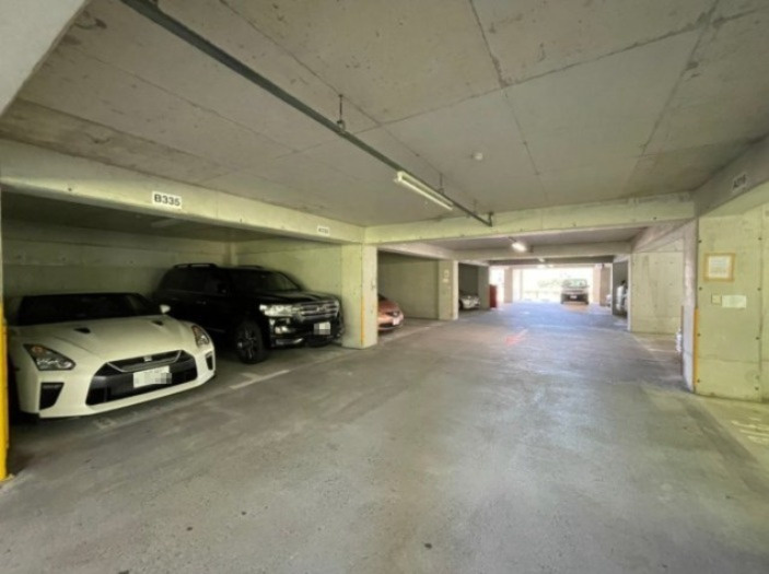 グレーシィ須磨アルテピアⅢ番街2の駐車場