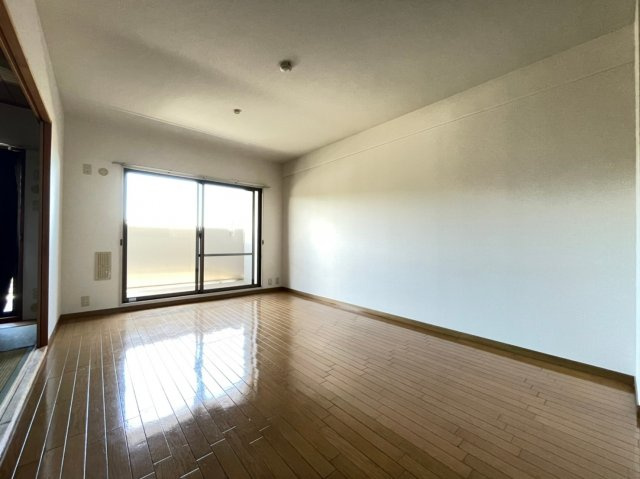 グレーシィ須磨アルテピアⅢ番街2の居間・リビング